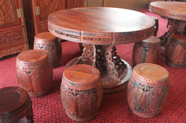 老挝大红酸枝圆鼓凳