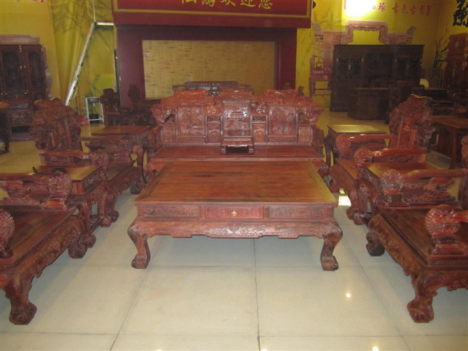 老挝大红酸枝狮子头沙发