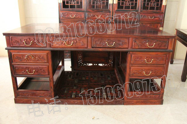 老挝大红酸枝清式办公桌 1.6米