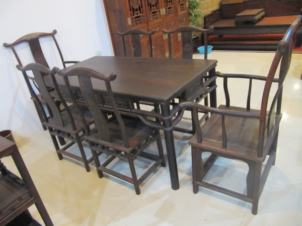 老挝黑料酸枝方形餐桌